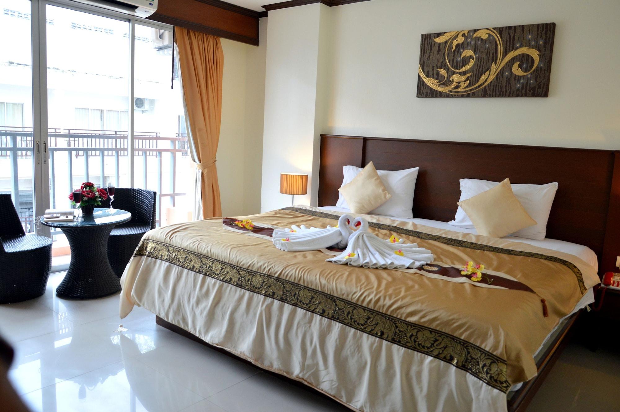 Sharaya Residence Patong Esterno foto