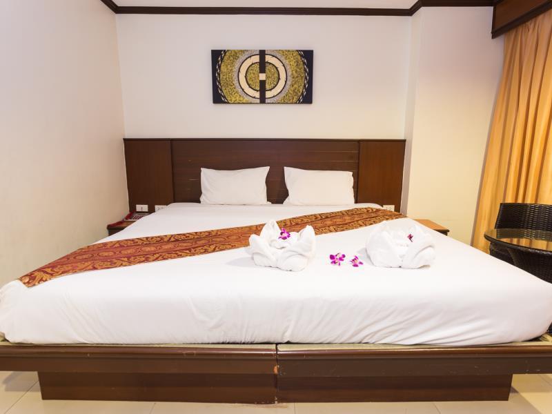 Sharaya Residence Patong Esterno foto