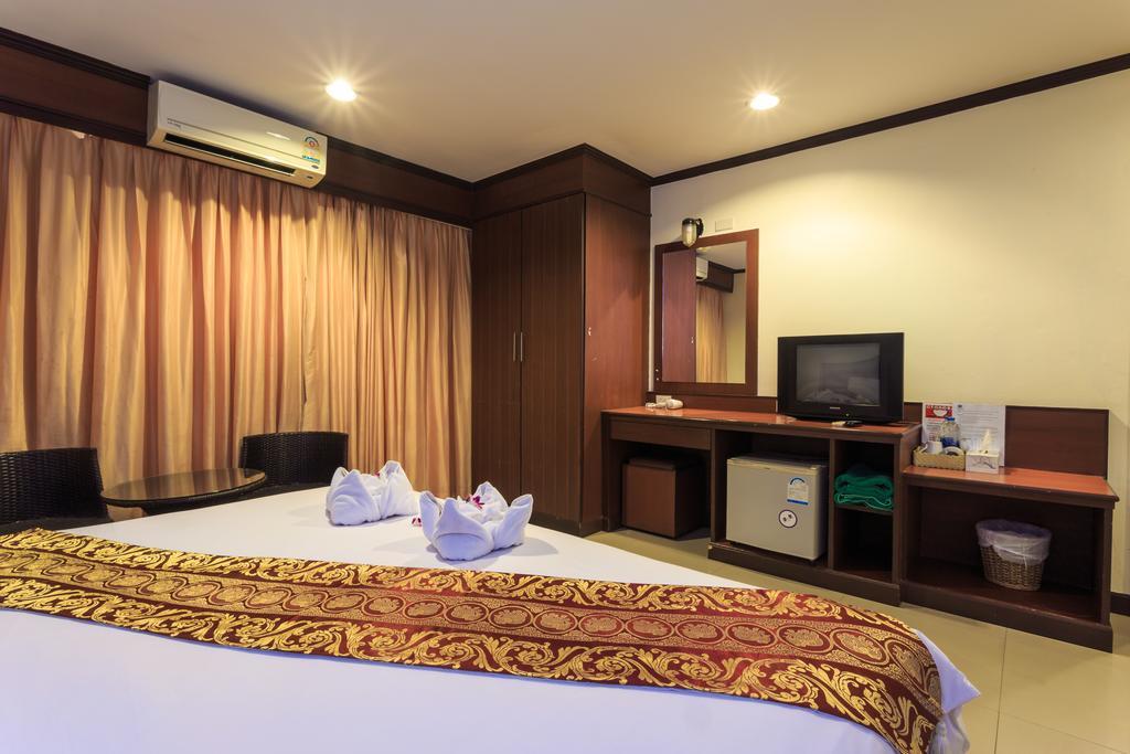 Sharaya Residence Patong Esterno foto