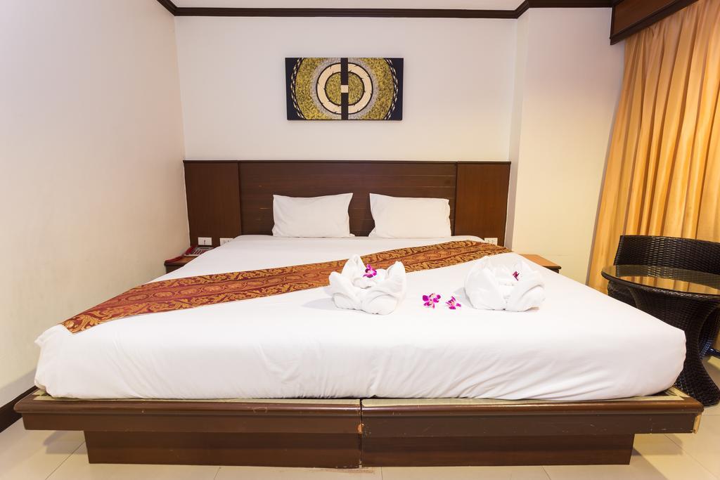 Sharaya Residence Patong Esterno foto
