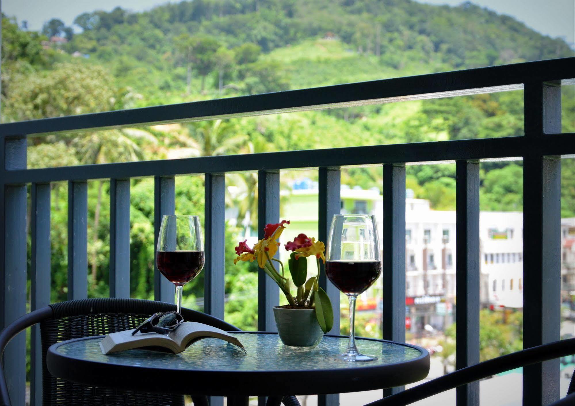 Sharaya Residence Patong Esterno foto