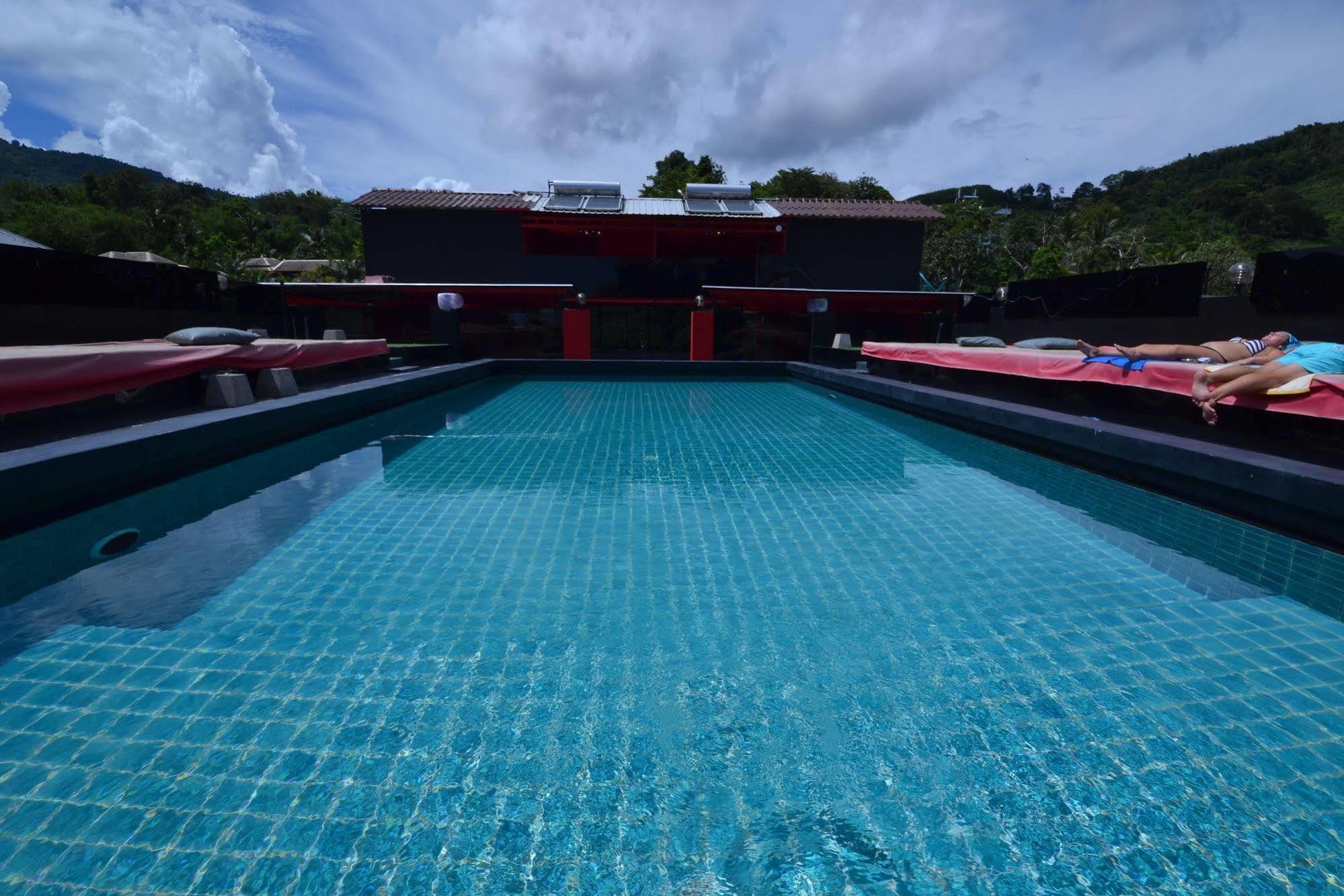 Sharaya Residence Patong Esterno foto
