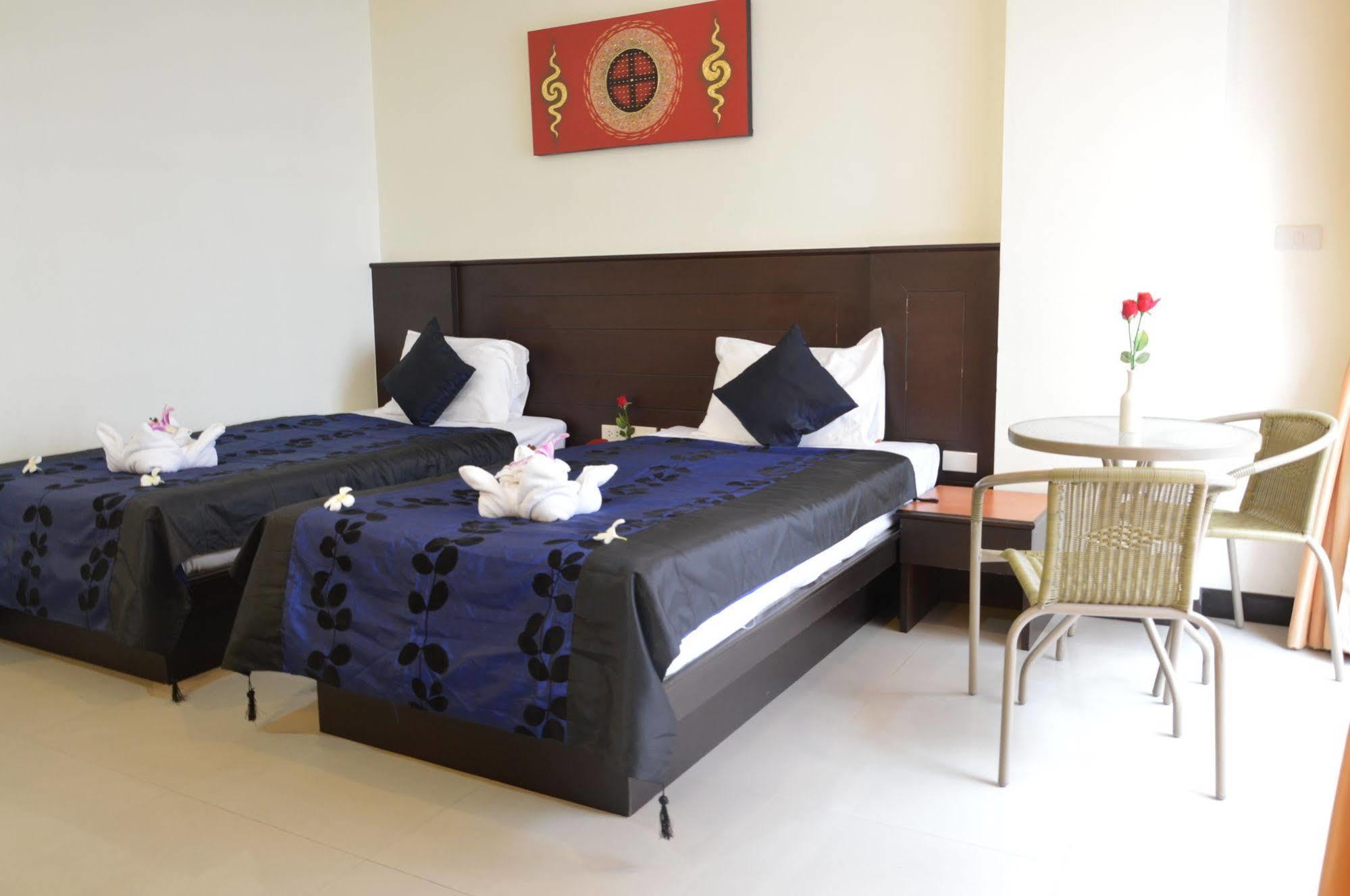 Sharaya Residence Patong Esterno foto
